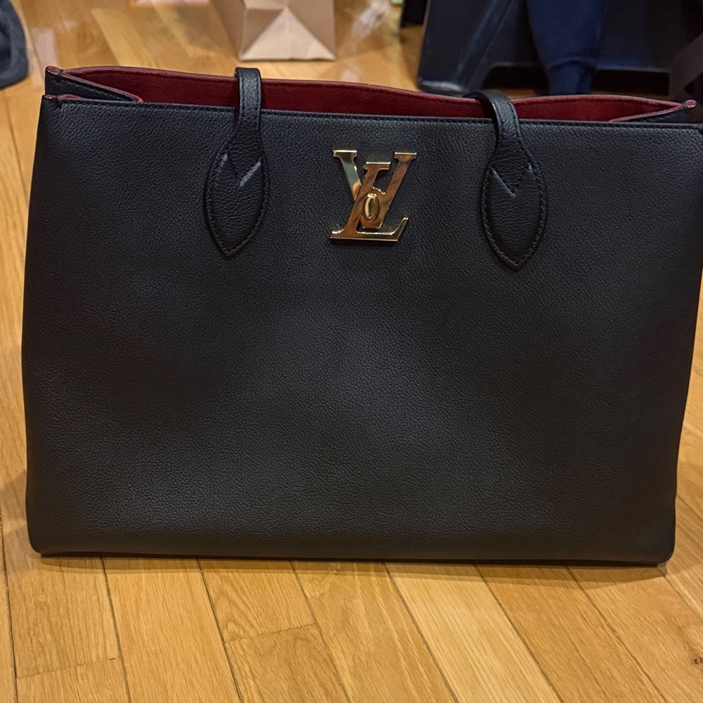 Louis Vuitton Lockme Tote
